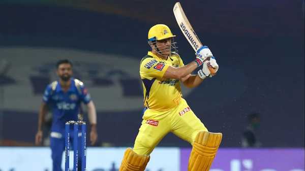 आईपीएल : धोनी का विस्फोट, आखिरी बॉल पर बाउंड्री जड़ दिलाई जीत, मुंबई की सातवीं हार